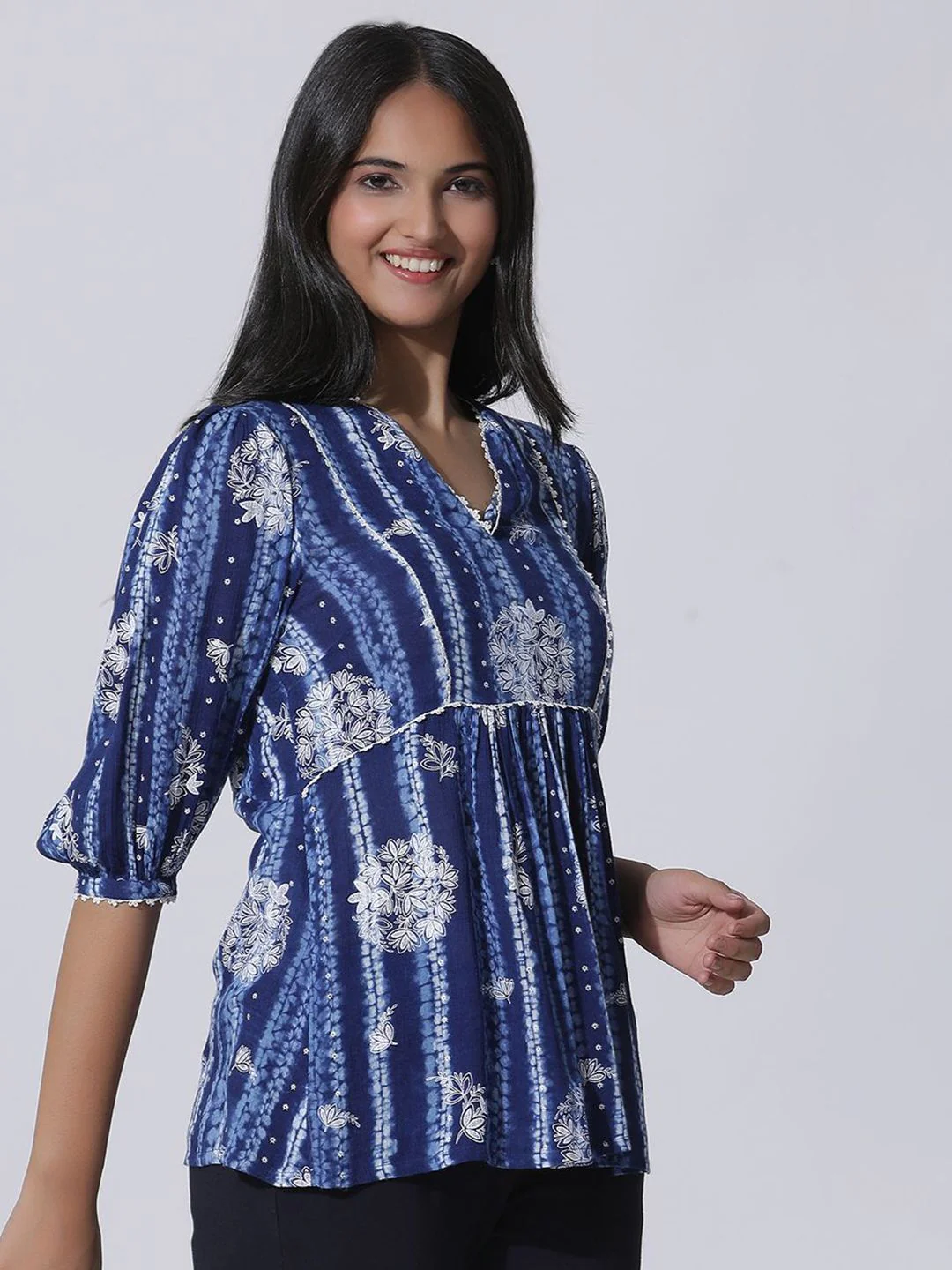 W Print Puff Sleeve Empire Top - Image 3