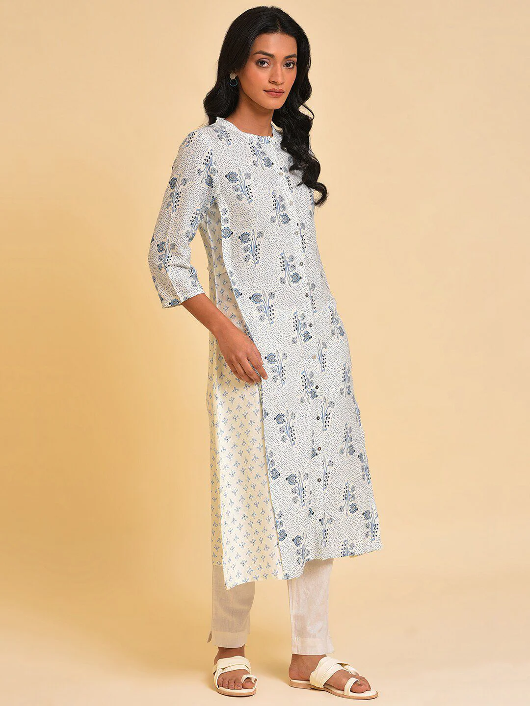 W White & Blue Ethnic Motifs Printed A-Line Kurta - Image 3