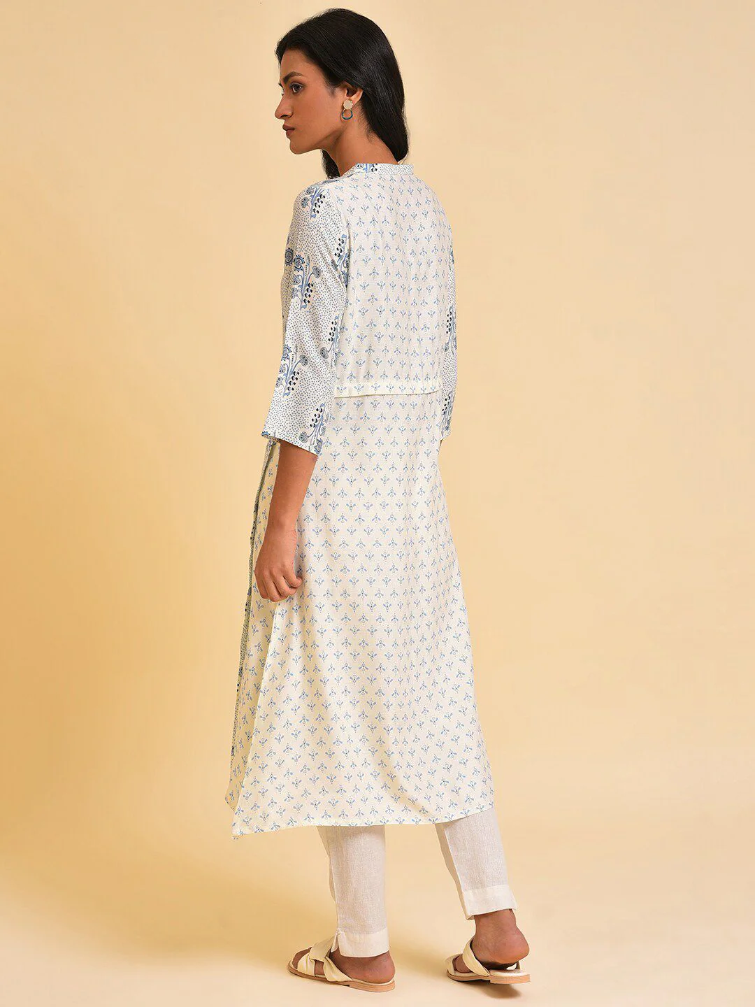 W White & Blue Ethnic Motifs Printed A-Line Kurta - Image 4