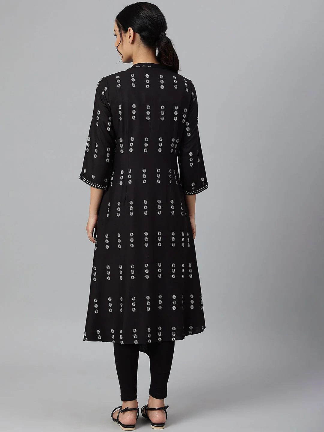 W Women Black Geometric Printed Kurta - Image 4