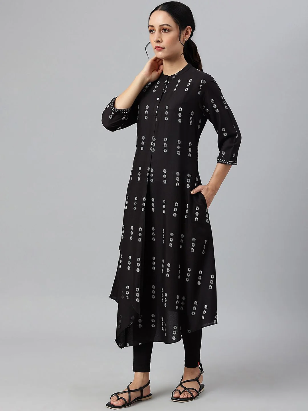 W Women Black Geometric Printed Kurta - Image 5
