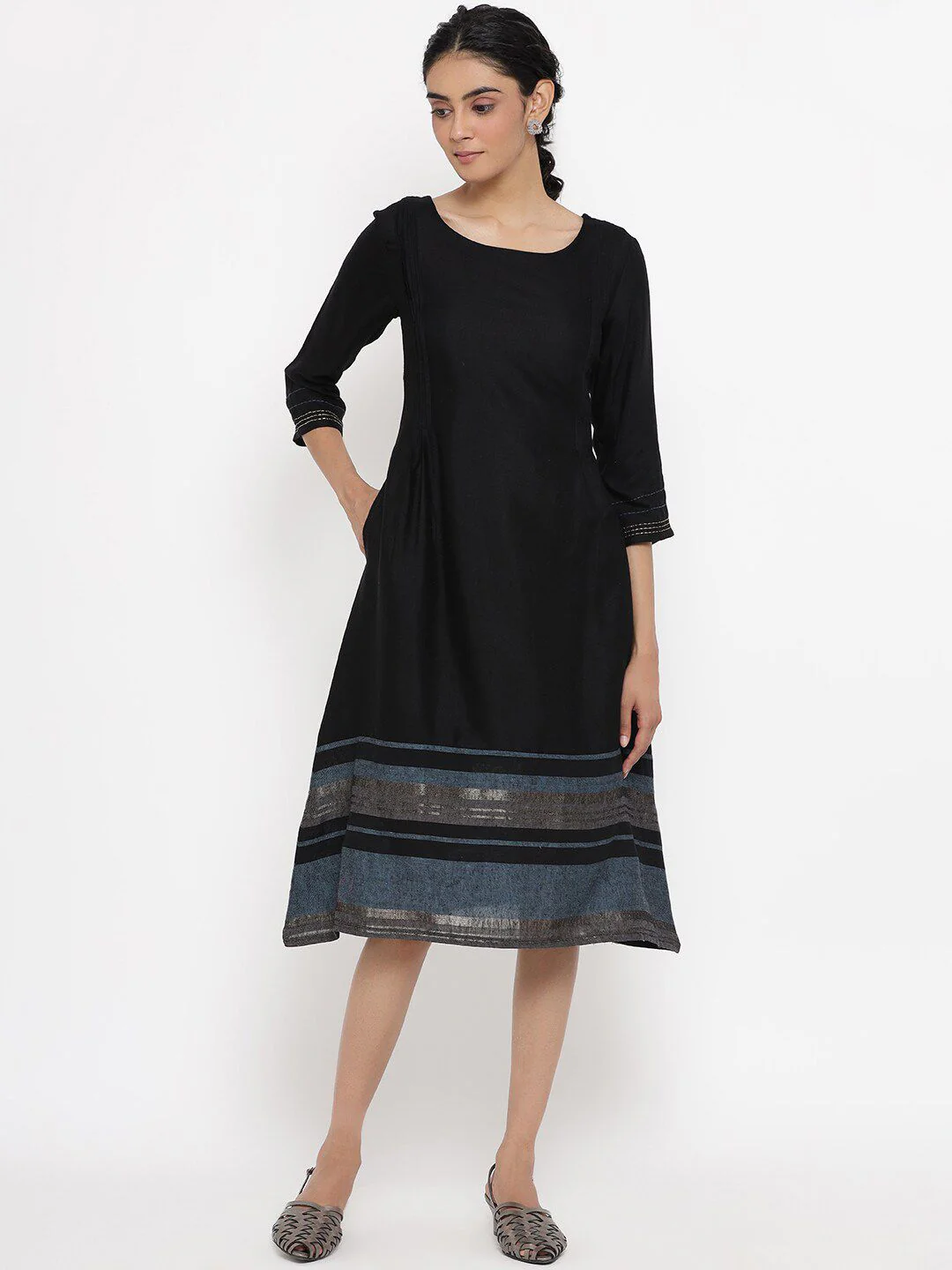 W Women Black Solid Kurta - Image 2