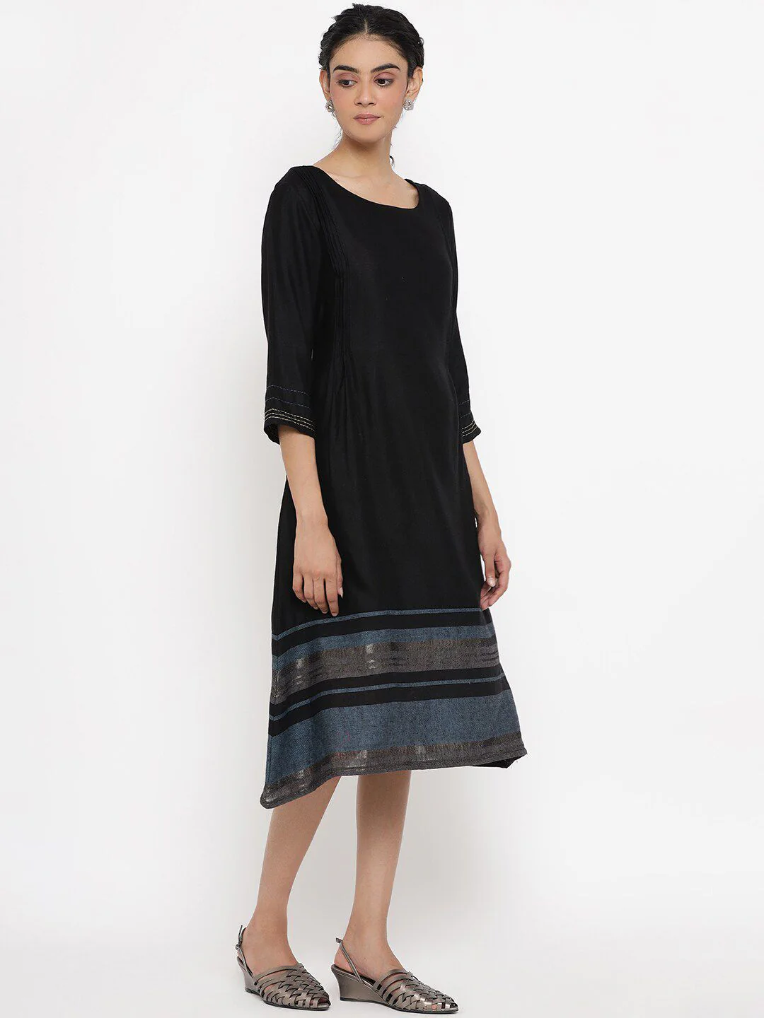 W Women Black Solid Kurta - Image 4