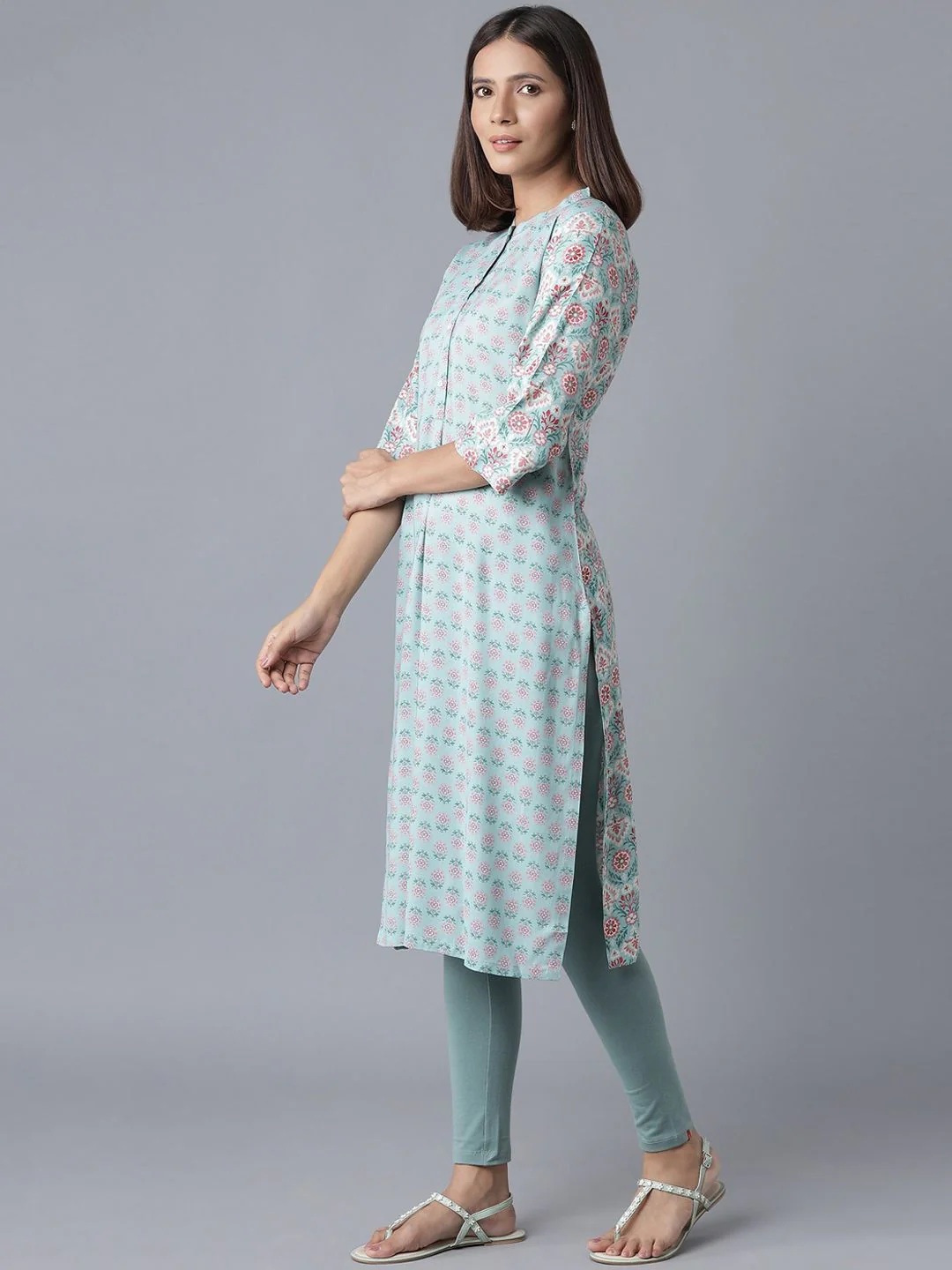 W Women Blue Geometric Checked Flared Sleeves Thread Work Kurta - Image 9