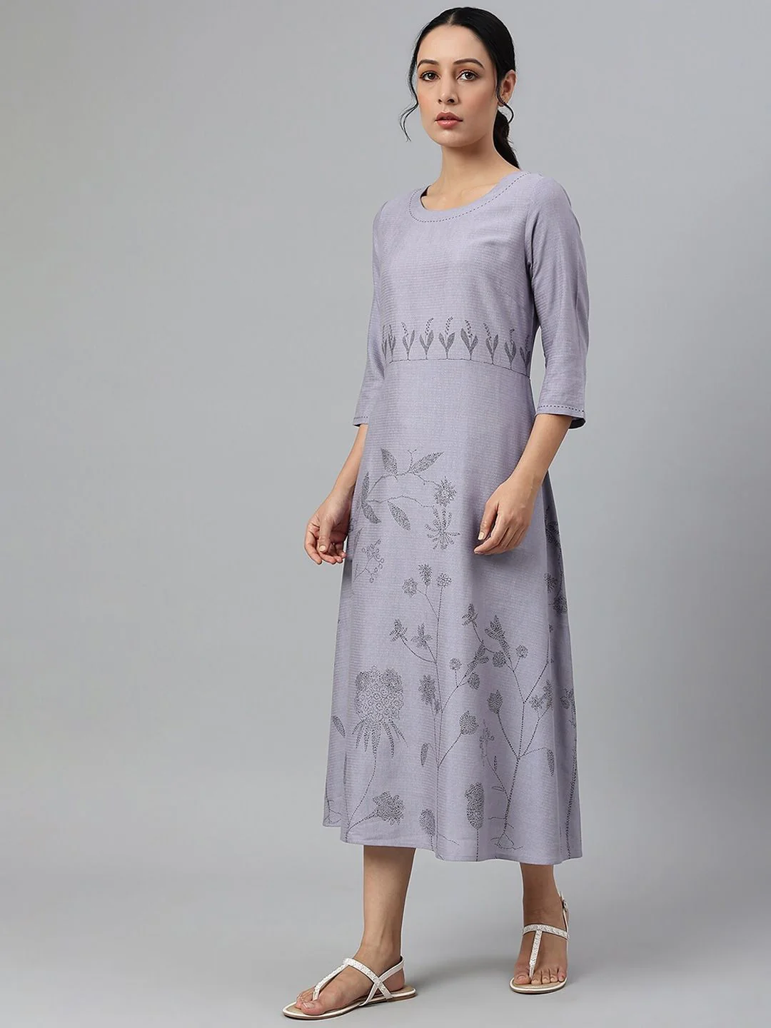 W Women Blue Thread Work Kurta - Image 5