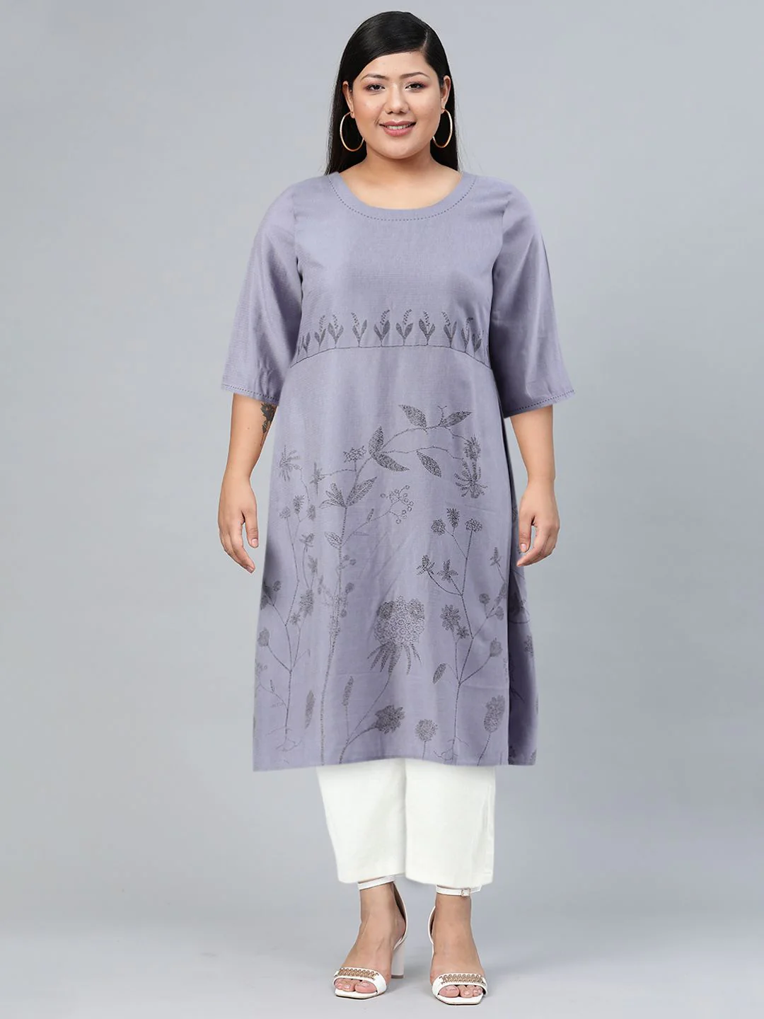 W Women Blue Thread Work Kurta - Image 7