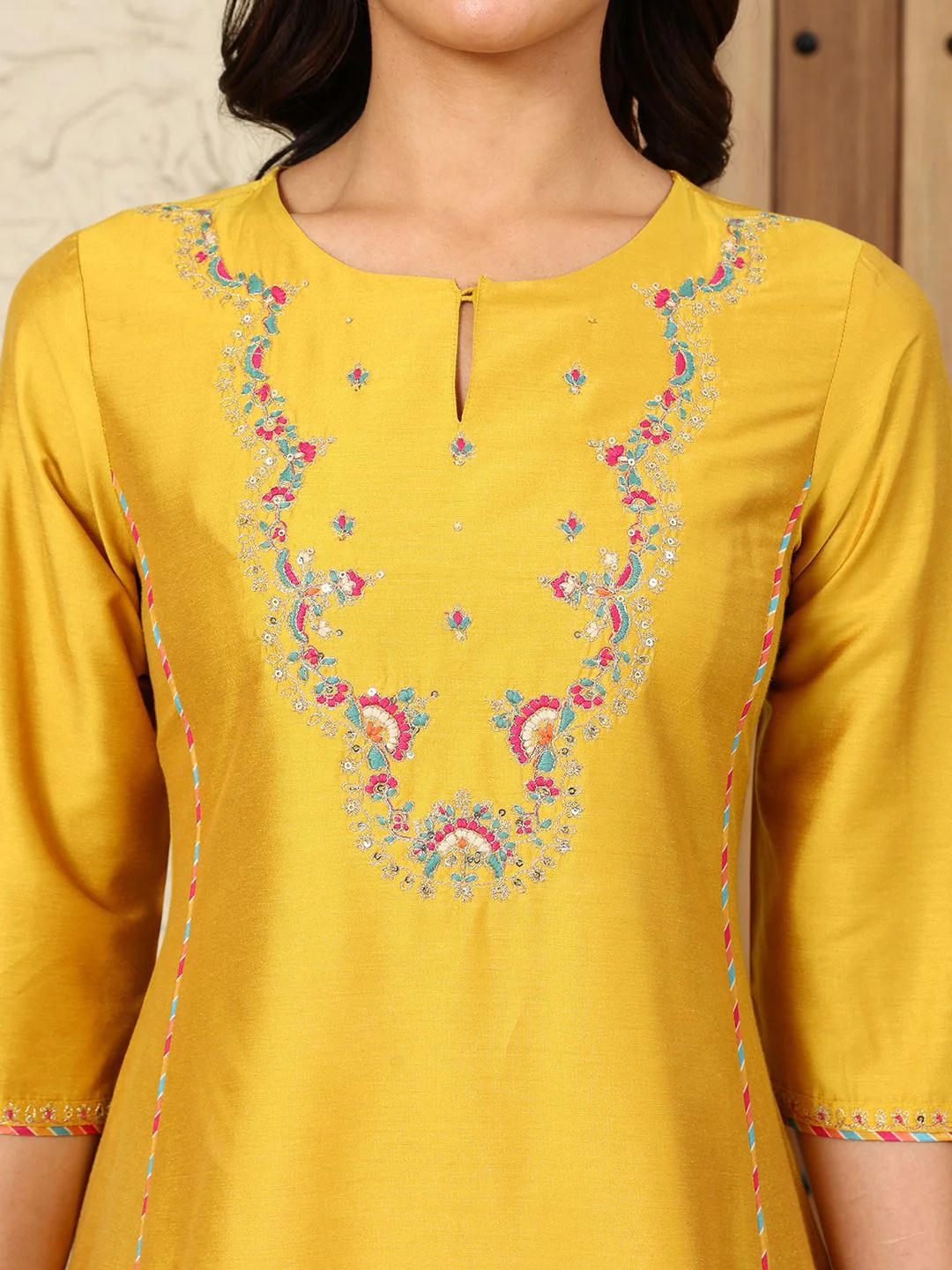 W Women Flared Sleeves Mirror Work Kurta - Image 2