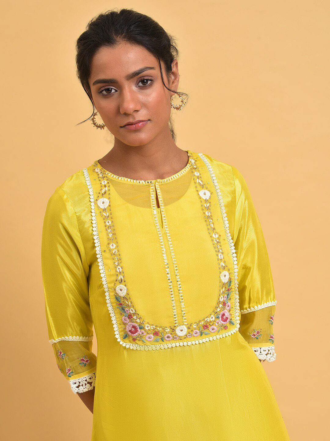W Women Floral Embroidered Kurta - Image 4