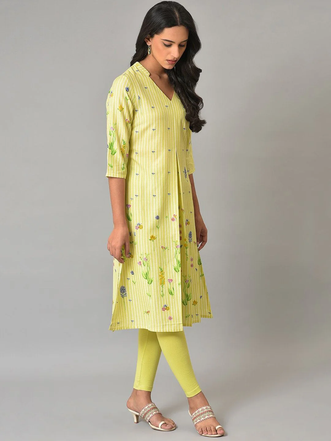 W Women Floral Printed Band Collar Kurta - Image 3