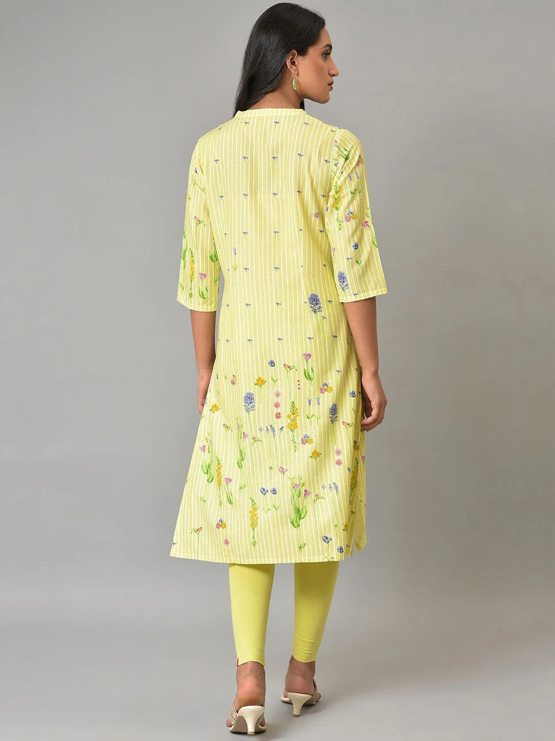 W Women Floral Printed Band Collar Kurta - Image 4