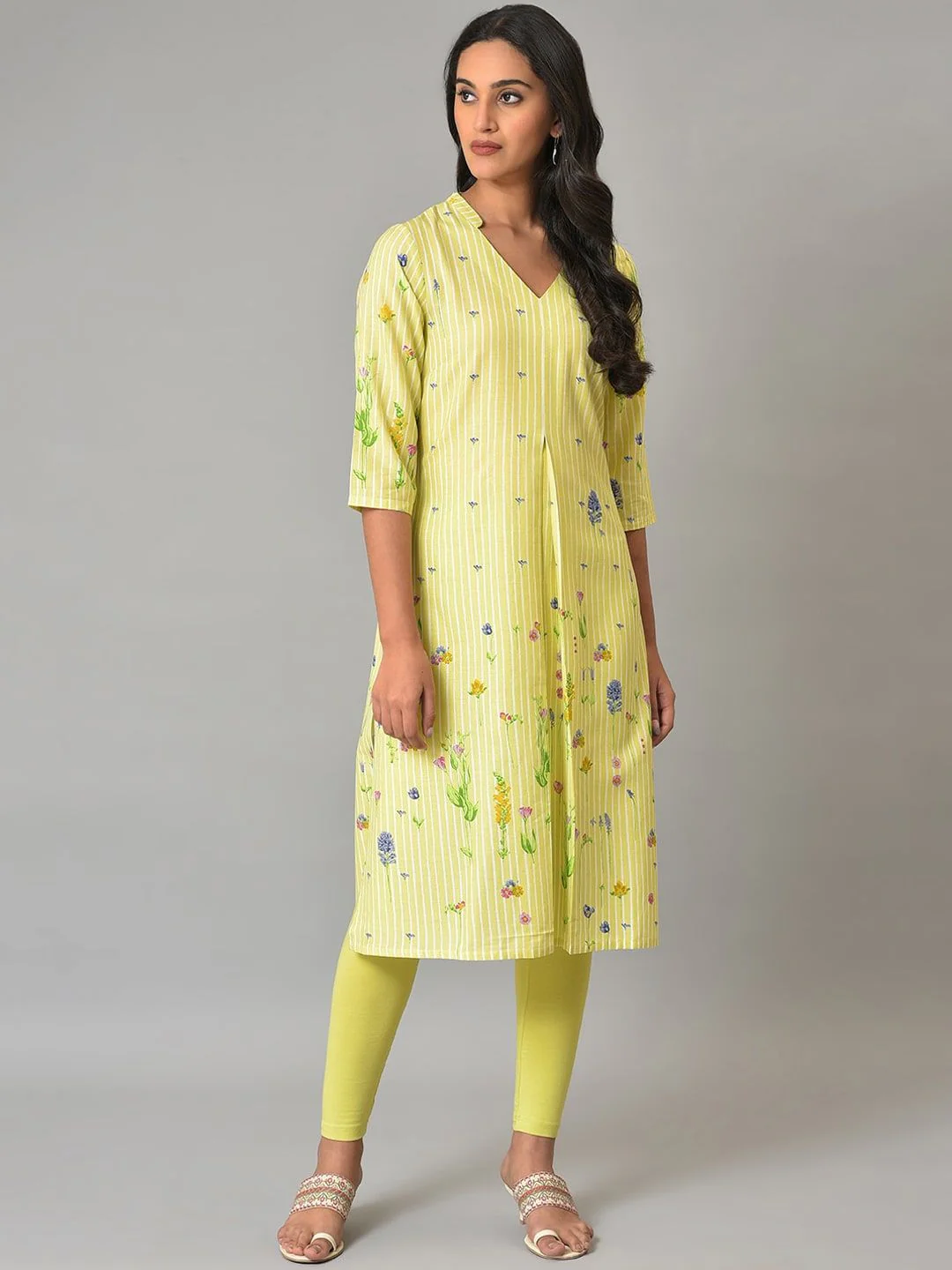 W Women Floral Printed Band Collar Kurta - Image 6