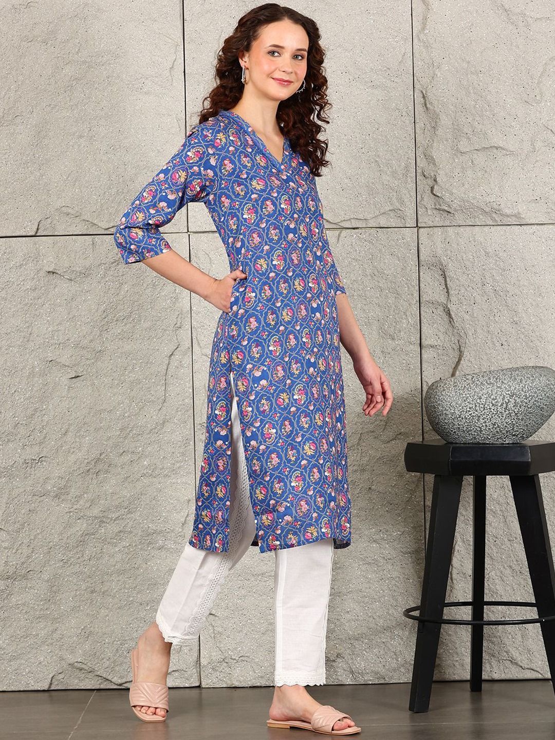W Women Floral Printed Flared Sleeves Thread Work Kurta - Image 3