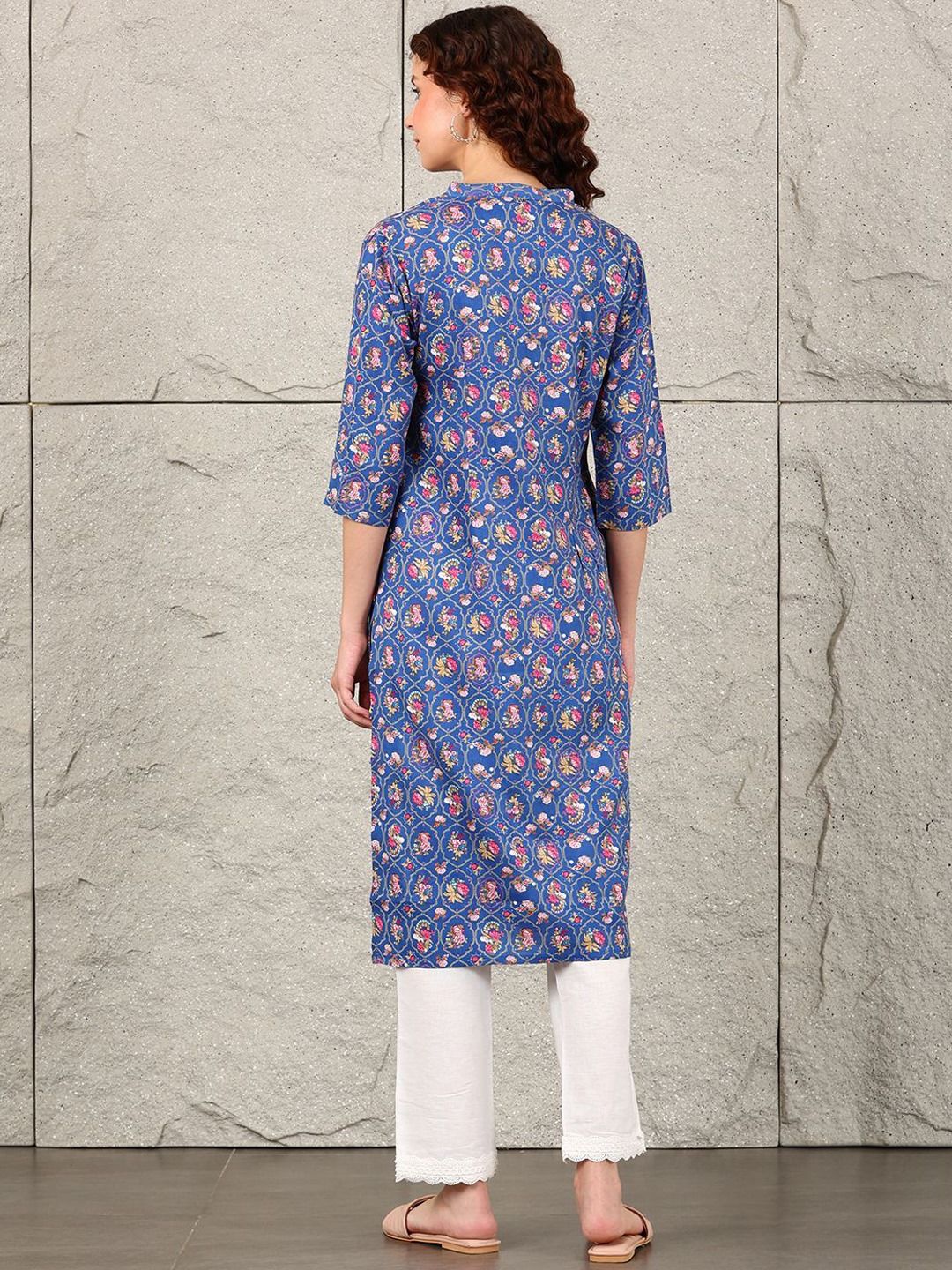 W Women Floral Printed Flared Sleeves Thread Work Kurta - Image 4