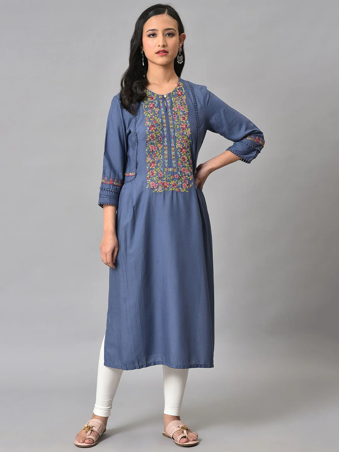 W Women Floral Yoke Design Keyhole Neck Thread Work Kurta - Image 3