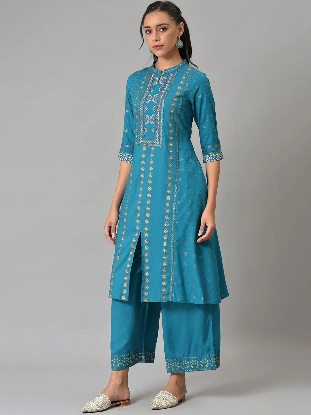 W Women Geometric Printed Panelled Kurta with Palazzos - Image 5