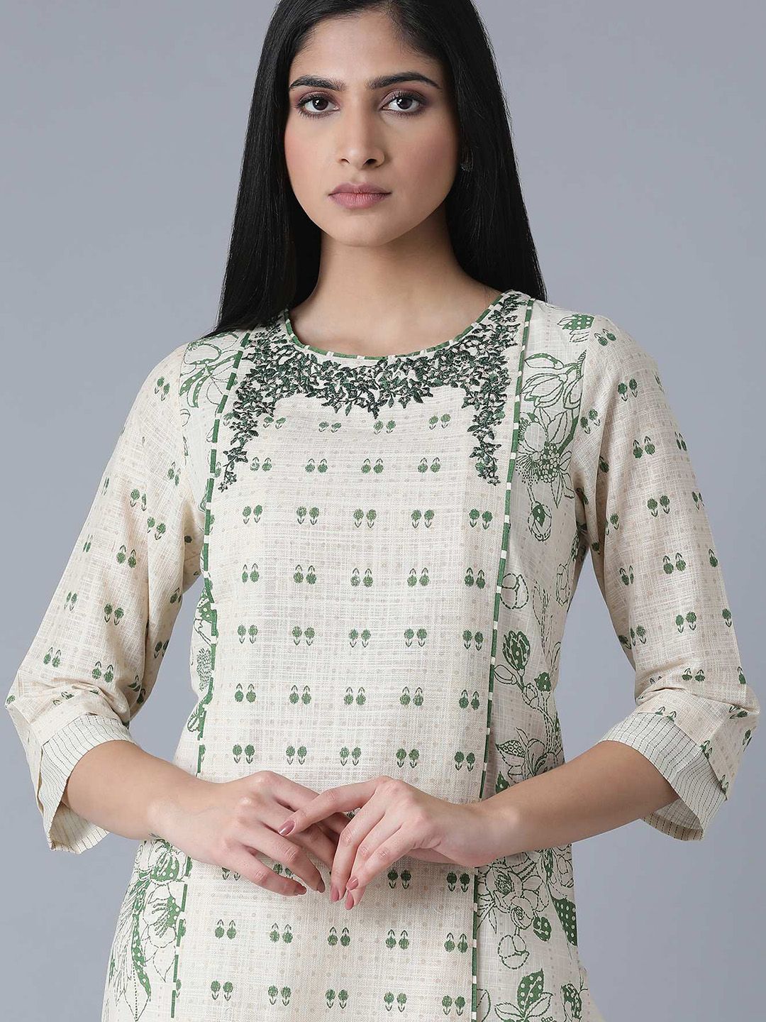 W Women Off White Floral Printed Kurta - Image 2