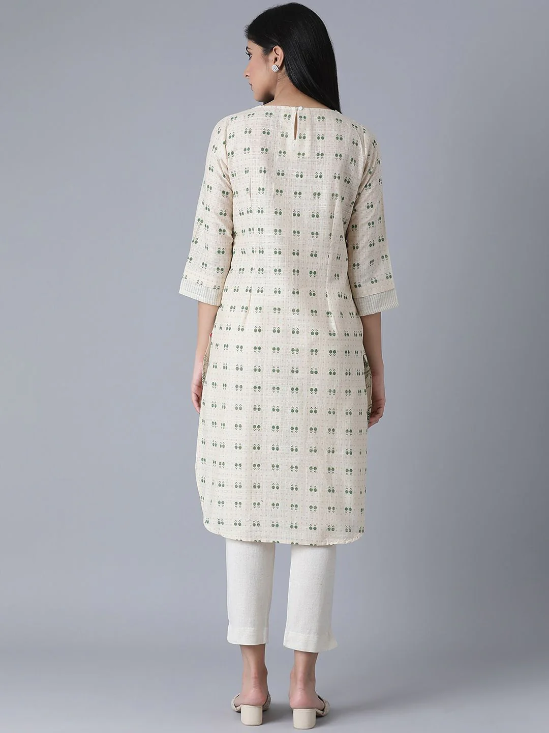 W Women Off White Floral Printed Kurta - Image 5