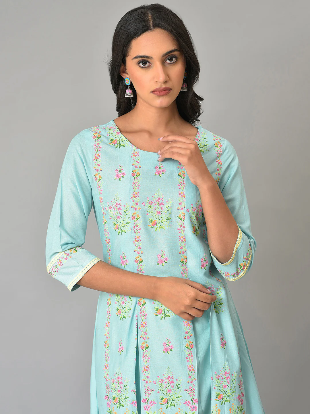 W Women Round Neck Floral Printed Kurta - Image 2