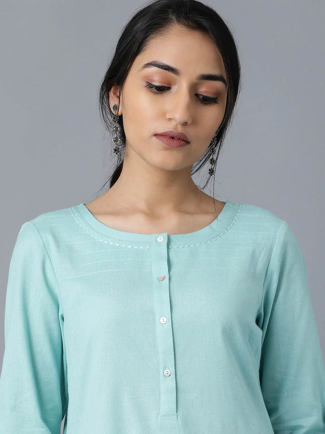 W Women Straight Cotton Kurta - Image 2
