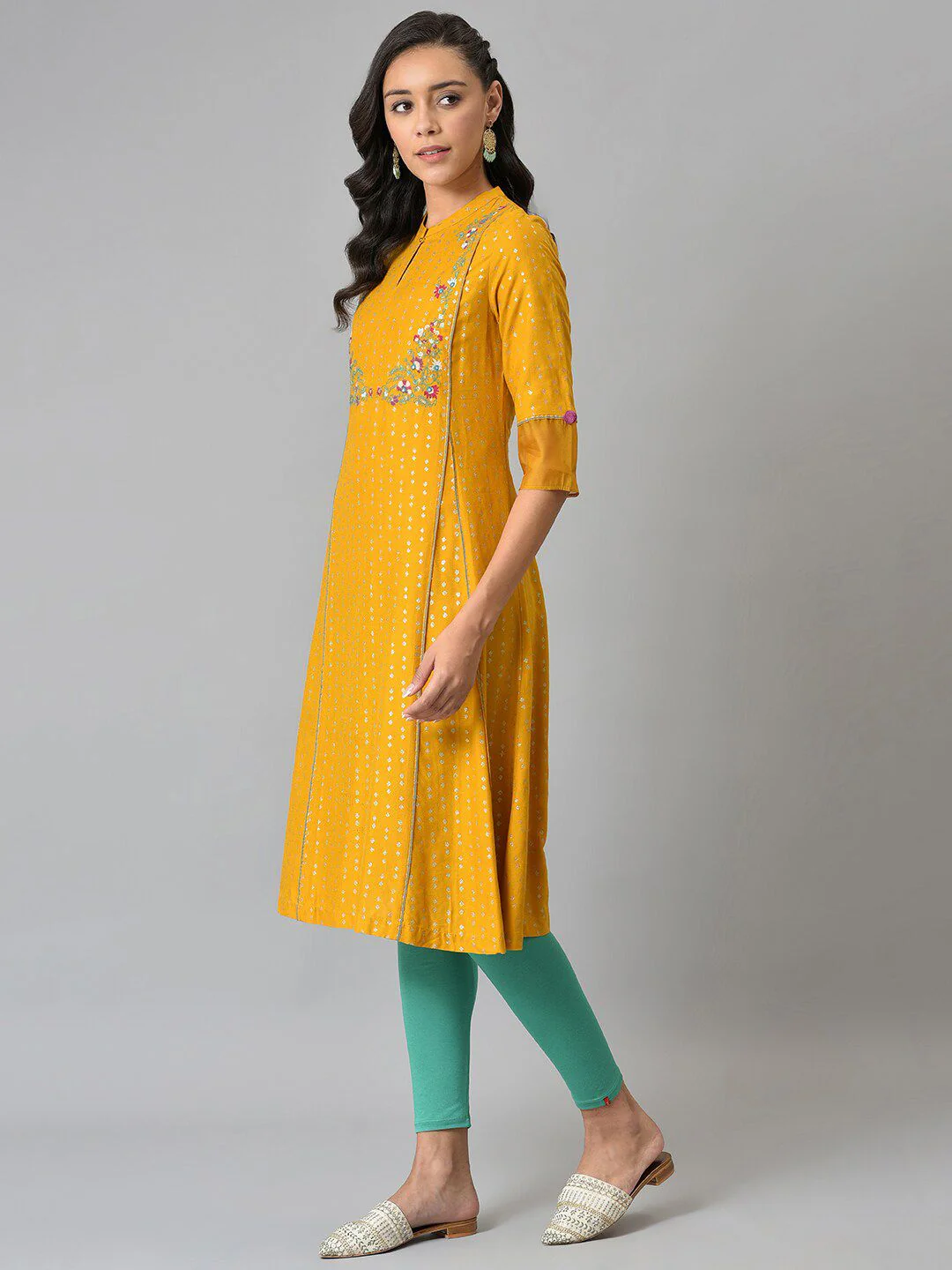 W Women Yellow & Turquoise Blue Floral Printed Thread Work Kurta - Image 5