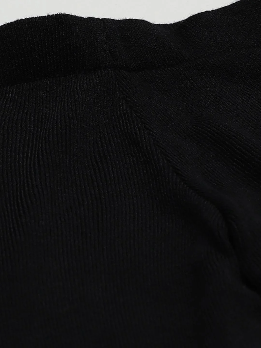 Women W Black Solid Cropped Leggings with Pintucked Hemline - Image 4