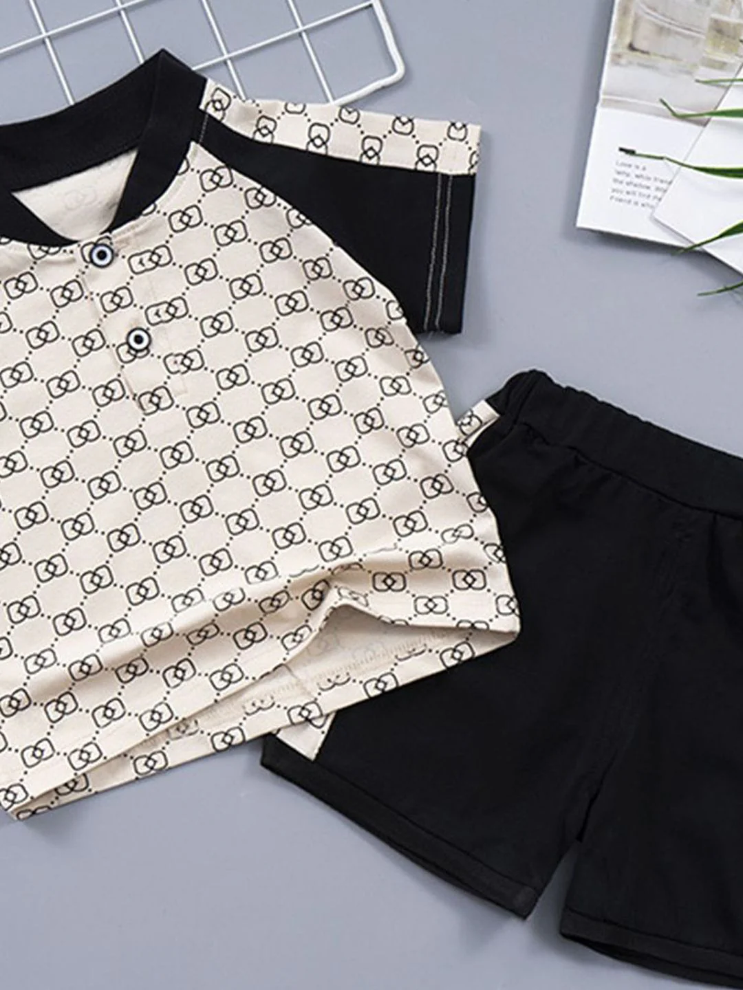 YK Boys Printed Mandarin Collar T-Shirt With Shorts - Image 2