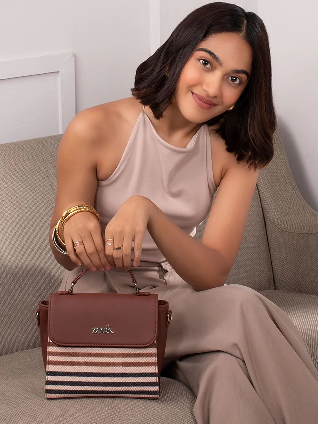 ZOUK Qutub Stripes Structured Handheld Bag - Image 7